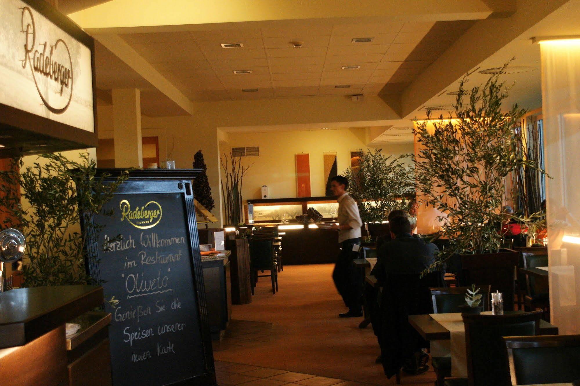 Hotel Sportwelt ラーデベルク エクステリア 写真