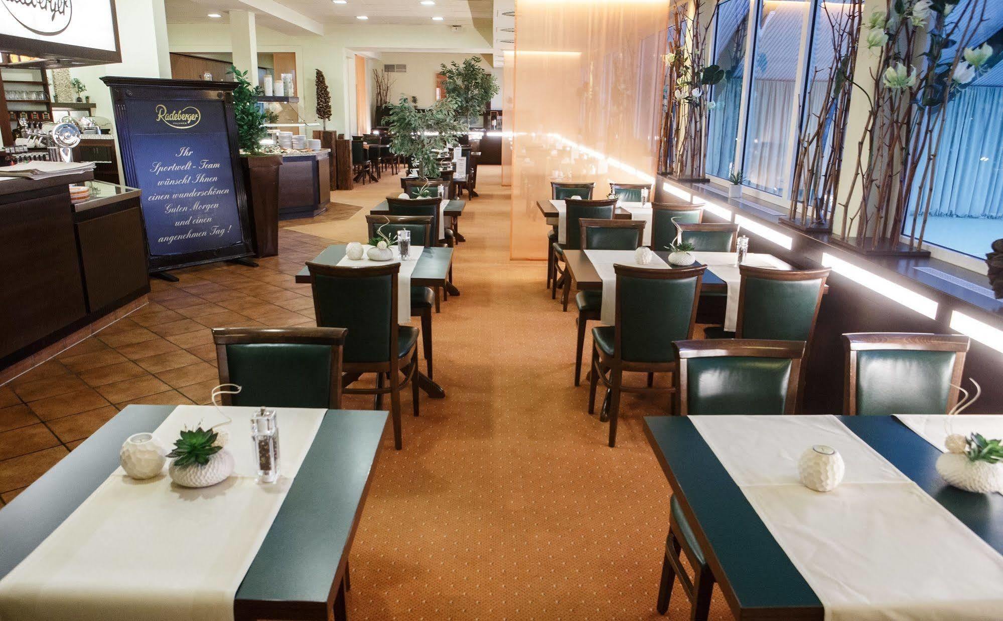 Hotel Sportwelt ラーデベルク エクステリア 写真