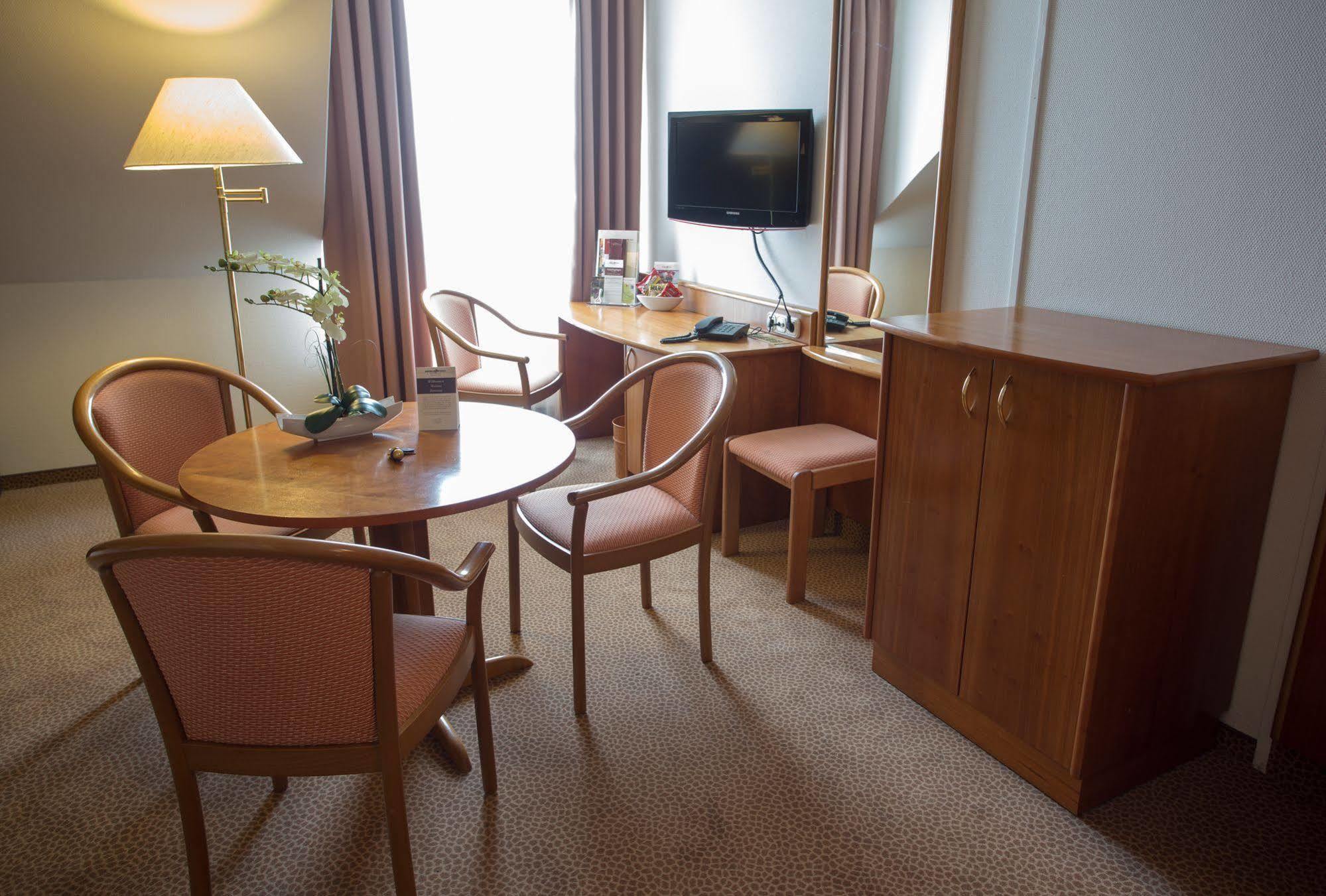 Hotel Sportwelt ラーデベルク エクステリア 写真
