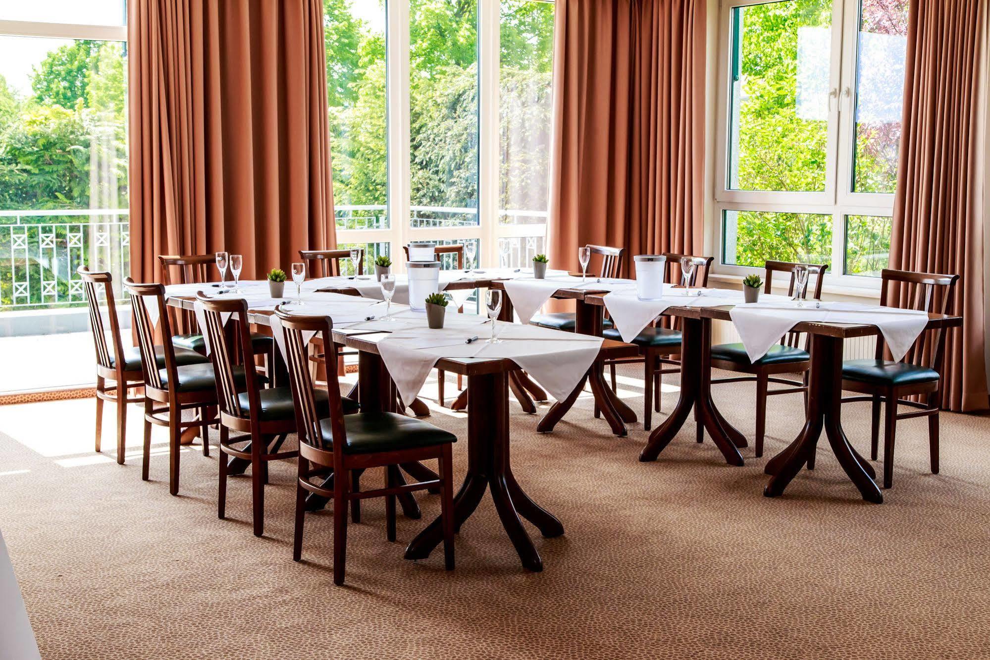 Hotel Sportwelt ラーデベルク エクステリア 写真
