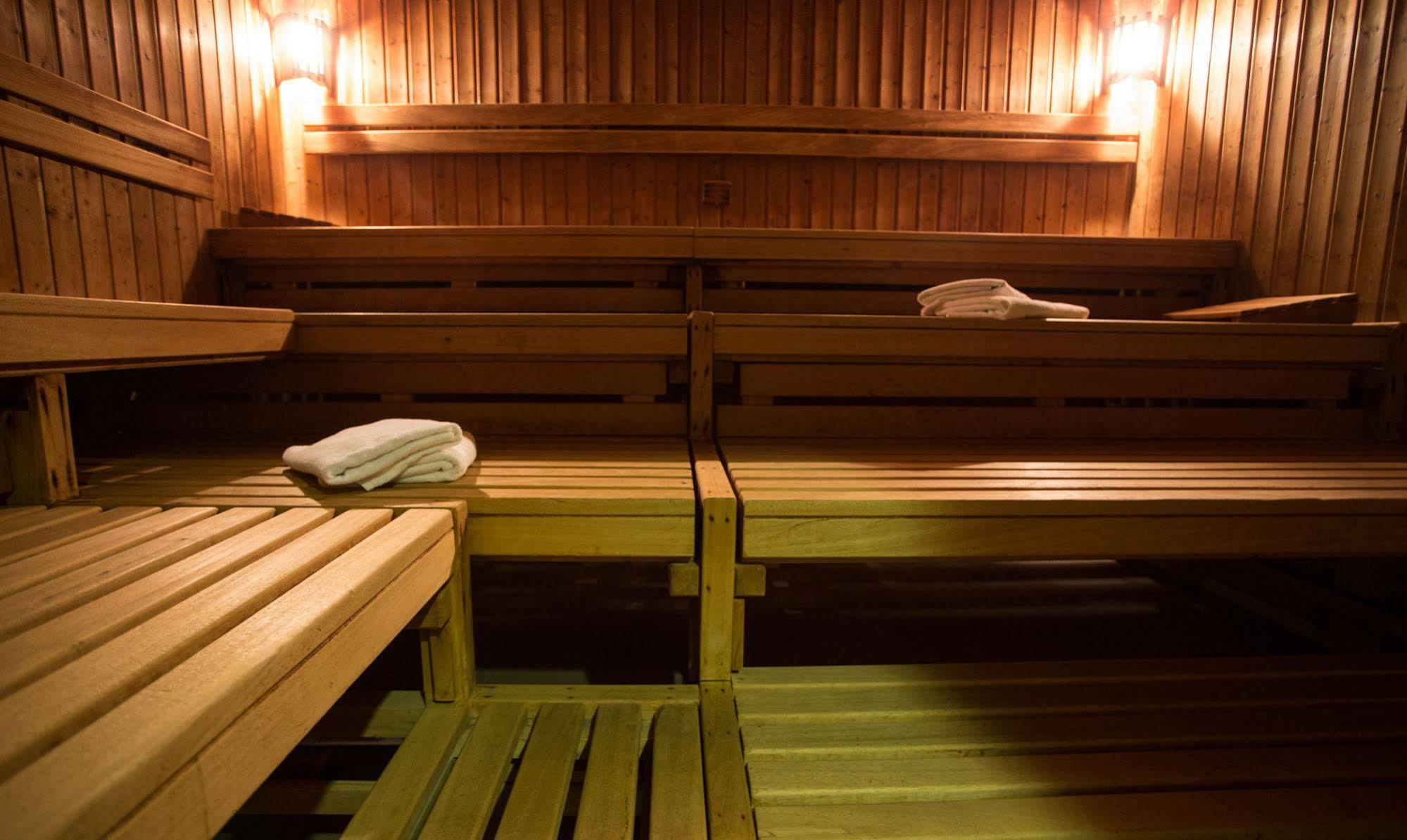 Hotel Sportwelt ラーデベルク エクステリア 写真