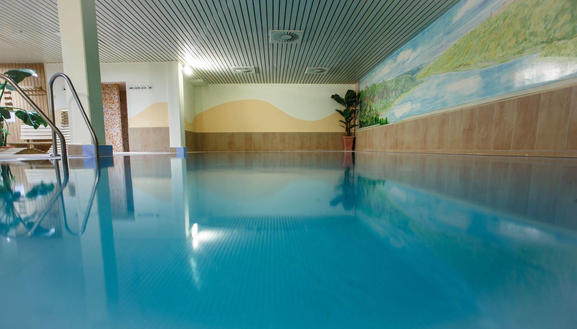 Hotel Sportwelt ラーデベルク エクステリア 写真